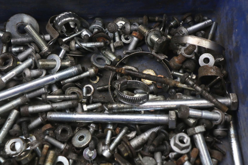 photo de SAC VISSERIE VIS PIAGGIO MP3 125 (2006 - 2014) - Zoom état d’usage