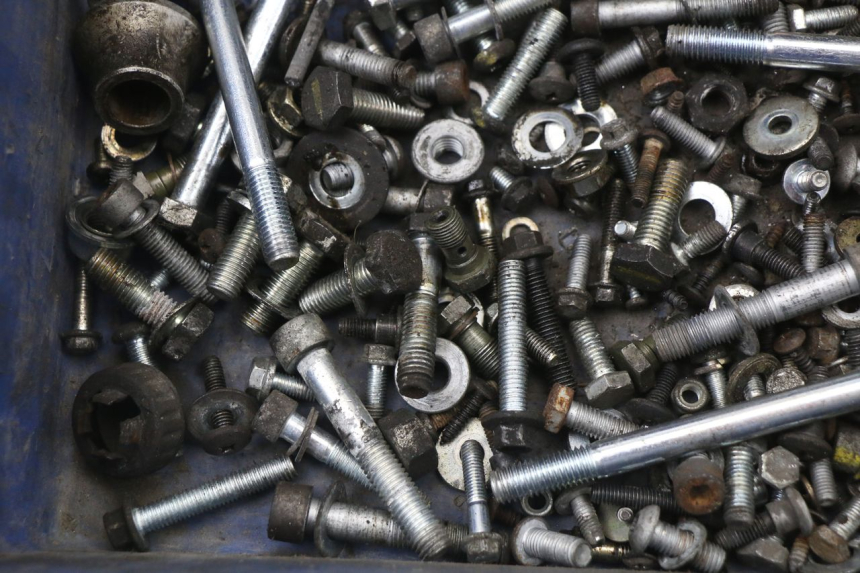 photo de SAC VISSERIE VIS PIAGGIO MP3 125 (2006 - 2014) - Autre angle de vue