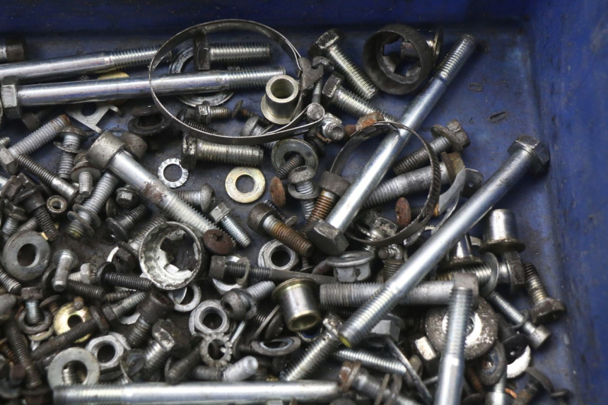 photo de SAC VISSERIE VIS PIAGGIO MP3 125 (2006 - 2014) - Zoom état d’usage