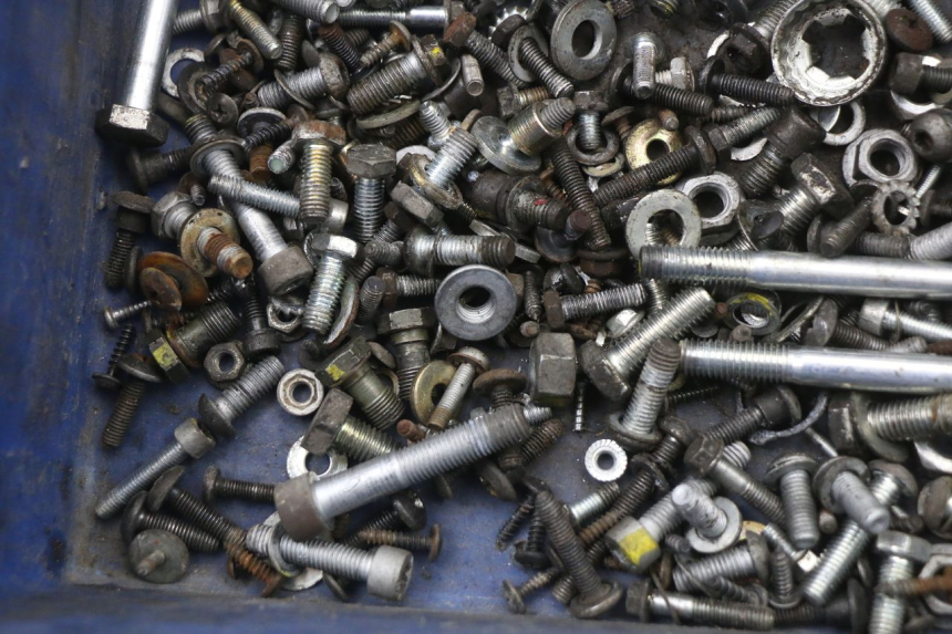 photo de SAC VISSERIE VIS PIAGGIO MP3 125 (2006 - 2014) - Autre angle de vue