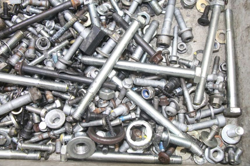 photo de SAC VISSERIE VIS PIAGGIO MP3 500 (2014 - 2017) - Gros plan technique