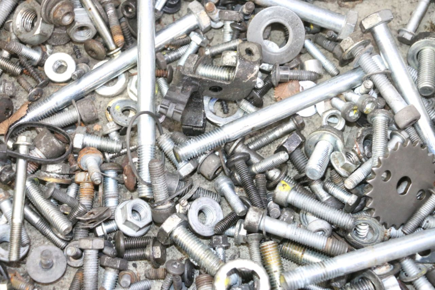 photo de SAC VISSERIE VIS PIAGGIO MP3 RL 250 (2006 - 2010) - Détail de la pièce