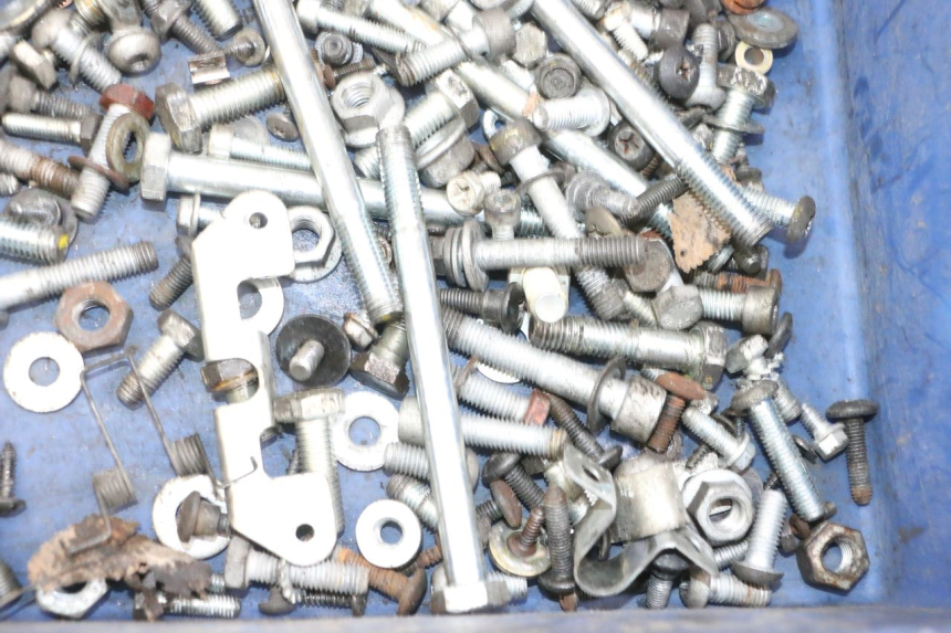 photo de SAC VISSERIE VIS PIAGGIO MP3 125 (2006 - 2014) - Autre angle de vue