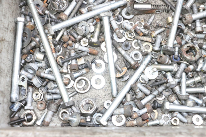 photo de SAC VISSERIE VIS PIAGGIO MP3 RL 250 (2006 - 2010) - Autre angle de vue