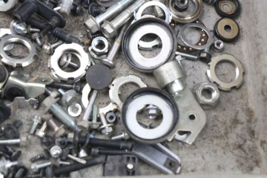 photo de SAC VISSERIE VIS MBK MW TRYPTIK 125 (2017 - 2022) - Zoom état d’usage