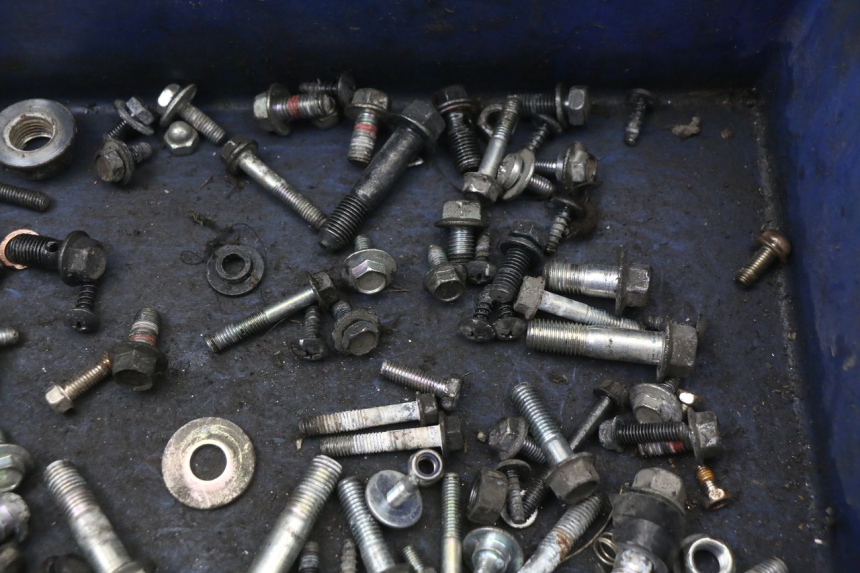 photo de SAC VISSERIE VIS MBK MW TRYPTIK 125 (2014 - 2016) - Zoom état d’usage