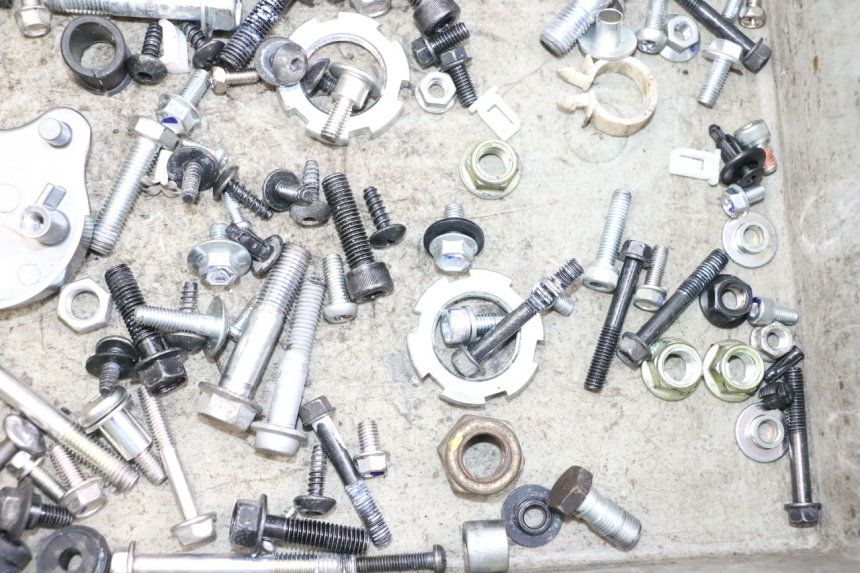 photo de SAC VISSERIE VIS YAMAHA NEO'S CORE 1 (2022 - 2026) - Gros plan technique