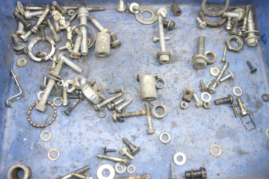 photo de SAC VISSERIE VIS PIAGGIO NEW TYPHOON 50 (2018 - 2021) - Détail de la pièce