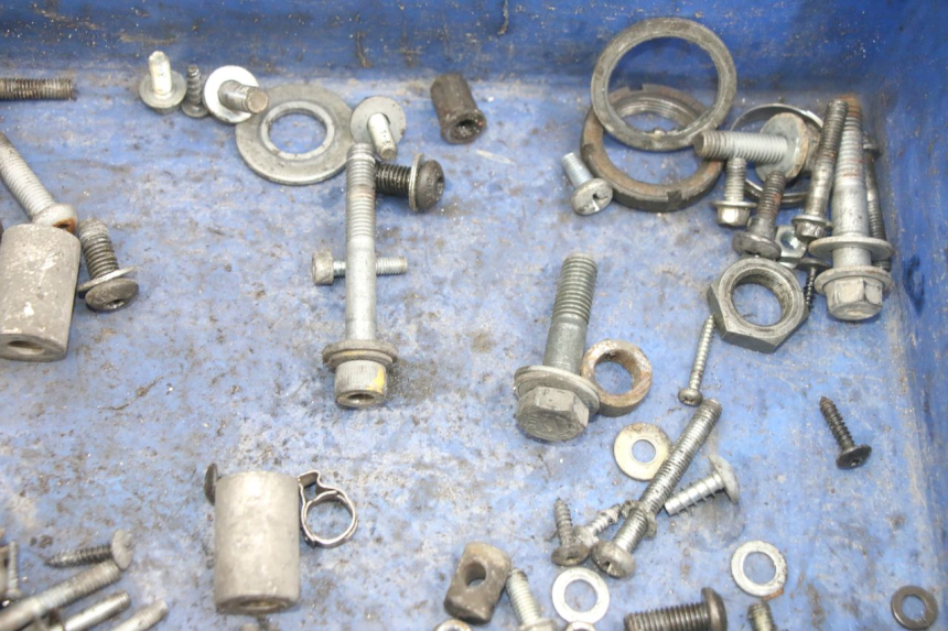 photo de SAC VISSERIE VIS PIAGGIO NEW TYPHOON 50 (2018 - 2021) - Autre angle de vue