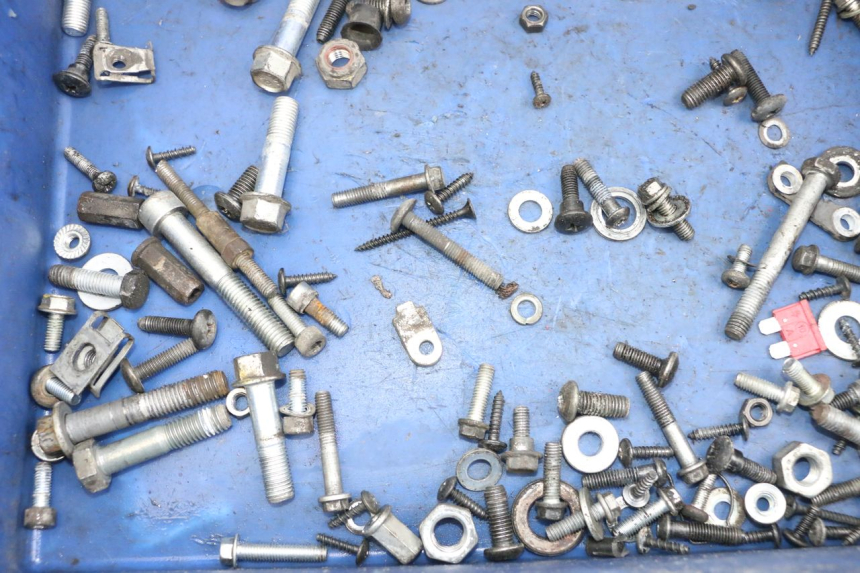 photo de SAC VISSERIE VIS PIAGGIO NEW TYPHOON 50 (2018 - 2021) - Autre angle de vue