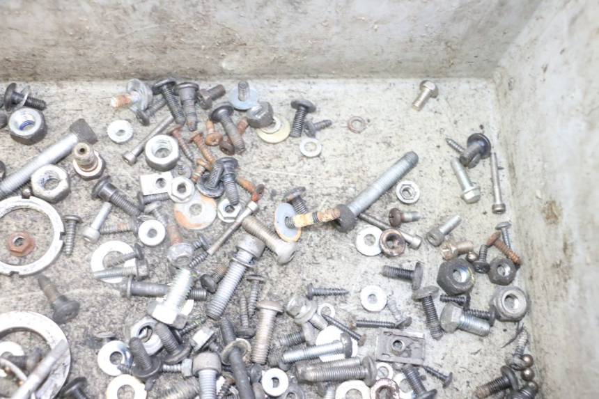 photo de SAC VISSERIE VIS GILERA NEXUS 125 (2009 - 2013) - Gros plan technique