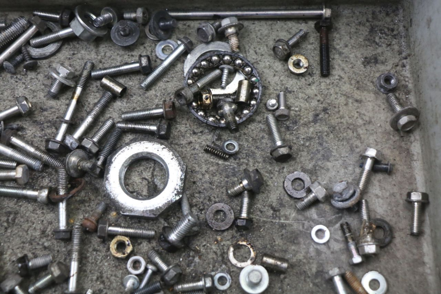 photo de SAC VISSERIE VIS HONDA NHX LEAD 110 (2008 - 2010) - Zoom état d’usage