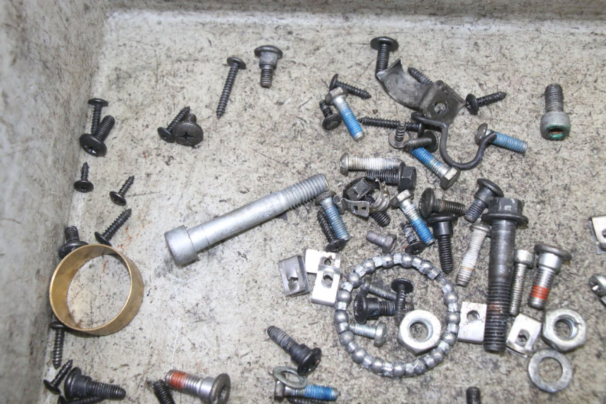 photo de SAC VISSERIE VIS PIAGGIO NRG POWER PUREJET 50 (2018 - 2021) - Détail de la pièce