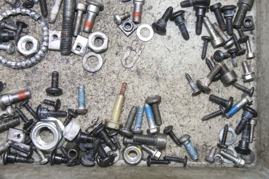 photo de SAC VISSERIE VIS PIAGGIO NRG POWER PUREJET 50 (2018 - 2021) - Gros plan technique