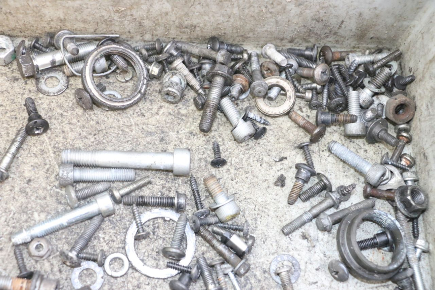 photo de SAC VISSERIE VIS PIAGGIO NRG POWER PUREJET 50 (2018 - 2021) - Gros plan technique