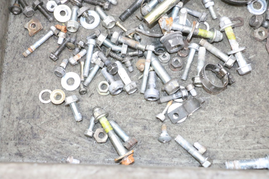 photo de SAC VISSERIE VIS HONDA NSR R 125 (1994 - 2003) - Autre angle de vue