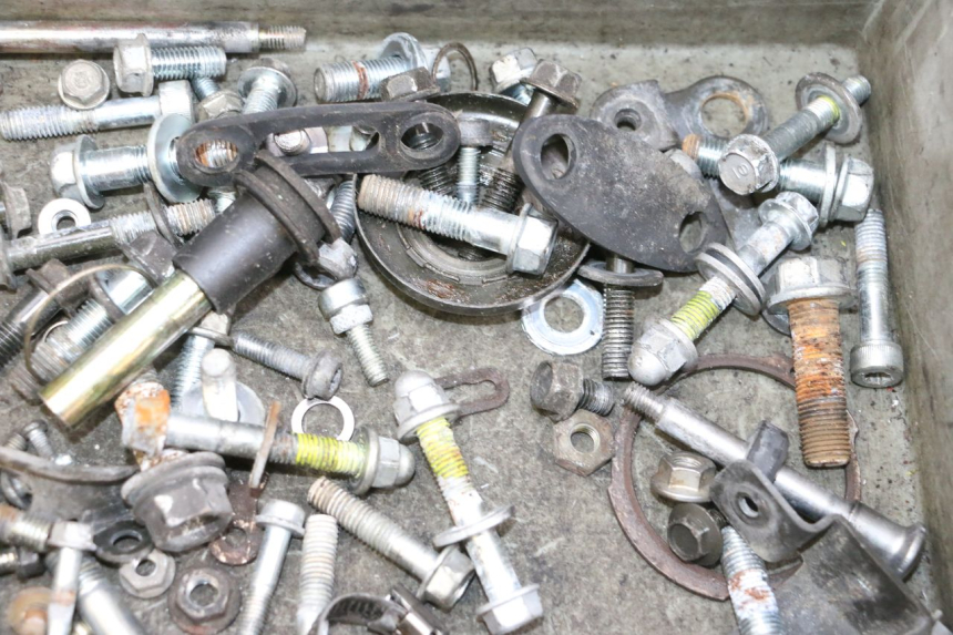 photo de SAC VISSERIE VIS HONDA NSR R 125 (1994 - 2003) - Gros plan technique