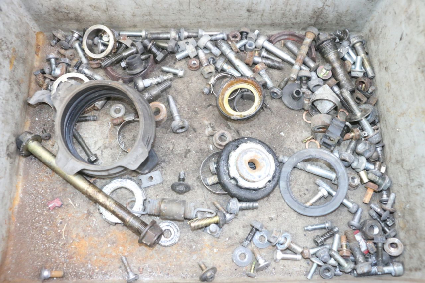 photo de SAC VISSERIE VIS HONDA NTV DEAUVILLE 650 (1998 - 2001) - Détail de la pièce