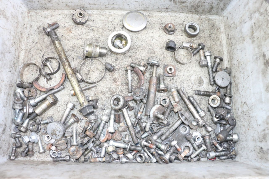 photo de SAC VISSERIE VIS HONDA NTV DEAUVILLE 650 (1998 - 2001) - Détail de la pièce