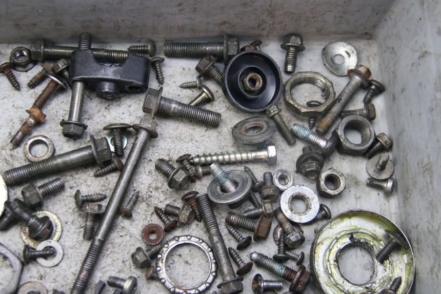 photo de SAC VISSERIE VIS SELECT UP OCTALIS 125 (2007 - 2012) - Gros plan technique