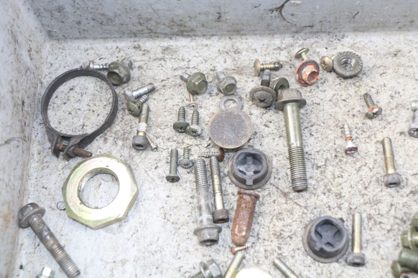 photo de SAC VISSERIE VIS SYM ORBIT 2 4T 50 (2008 - 2017) - Zoom état d’usage