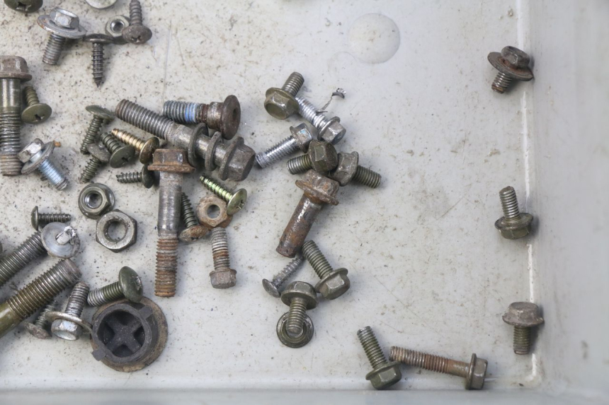 photo de SAC VISSERIE VIS SYM ORBIT 2 4T 50 (2008 - 2017) - Zoom état d’usage