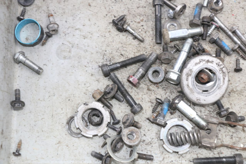 photo de SAC VISSERIE VIS MBK OVETTO ONE 2T 50 (2013 - 2017) - Zoom état d’usage