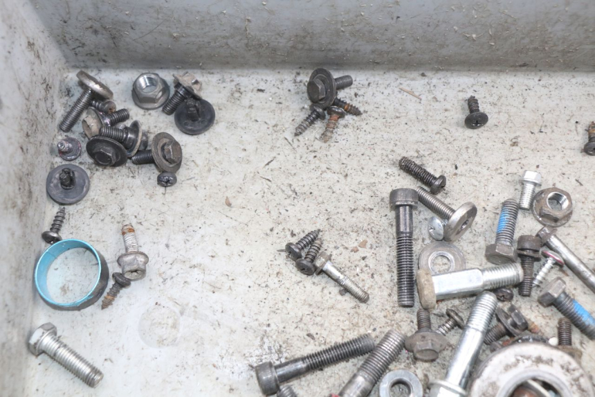 photo de SAC VISSERIE VIS MBK OVETTO ONE 2T 50 (2013 - 2017) - Autre angle de vue