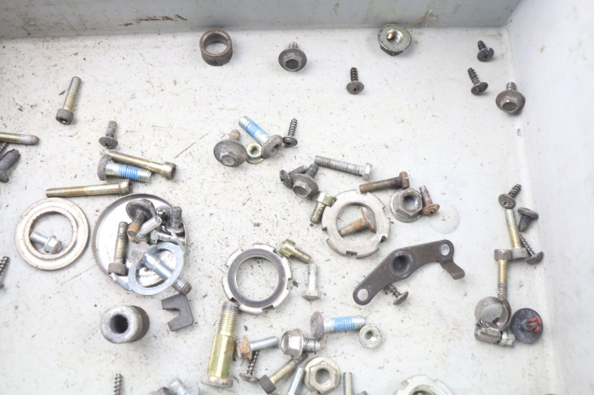 photo de SAC VISSERIE VIS MBK OVETTO 50 (1998 - 2007) - Détail de la pièce