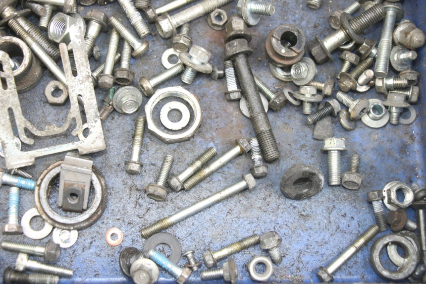 photo de SAC VISSERIE VIS HONDA PCX (JF28) 125 (2009 - 2011) - Zoom état d’usage