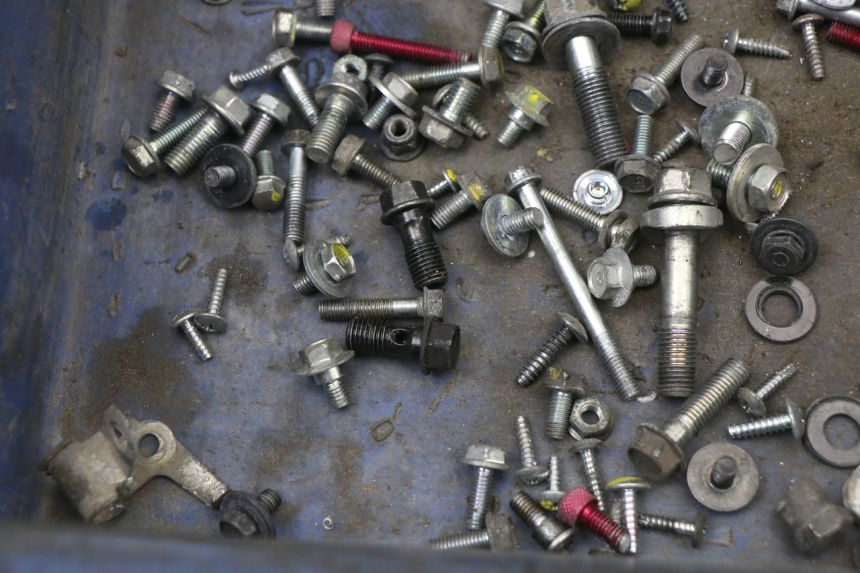 photo de SAC VISSERIE VIS HONDA PCX (JF47) 125 (2012 - 2013) - Autre angle de vue