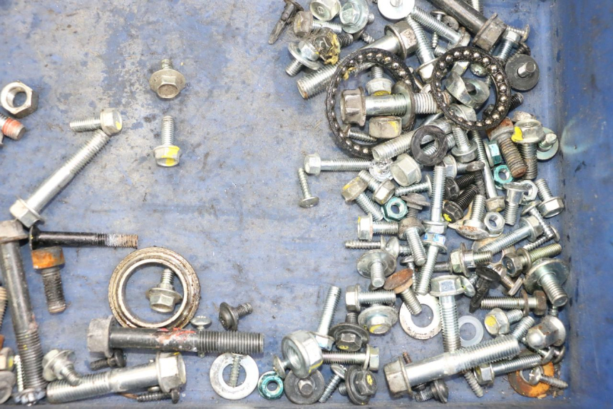 photo de SAC VISSERIE VIS HONDA PCX (JF57/JF64) 125 (2014 - 2018) - Zoom état d’usage