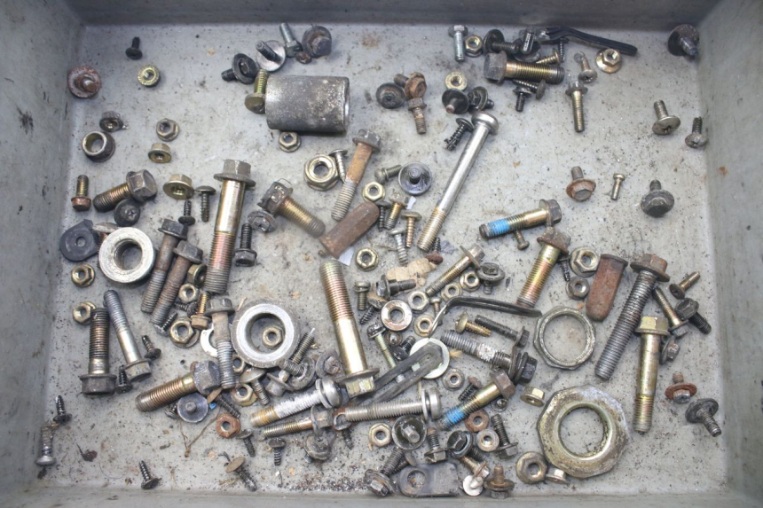 photo de SAC VISSERIE VIS KYMCO PEOPLE 250 (2004 - 2008) - Gros plan technique