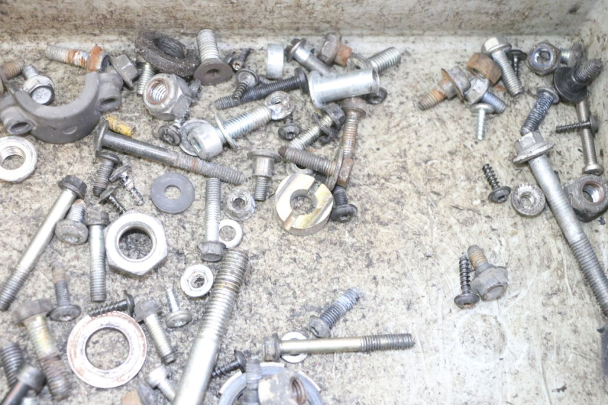 photo de SAC VISSERIE VIS PEUGEOT ELYSTAR 50 (2002 - 2014) - Zoom état d’usage