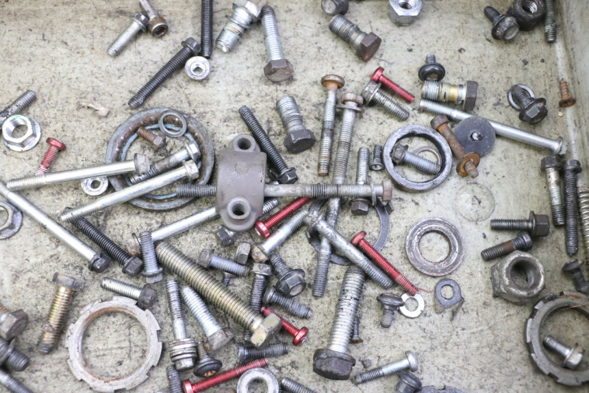 photo de SAC VISSERIE VIS PEUGEOT TKR TREKKER FURIOUS 50 (2005 - 2014) - Détail de la pièce