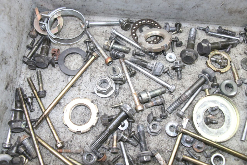 photo de SAC VISSERIE VIS PEUGEOT VIVACITY 125 (2010 - 2017) - Détail de la pièce