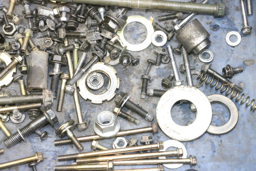 photo de SAC VISSERIE VIS PEUGEOT VIVACITY 125 (2010 - 2017) - Zoom état d’usage