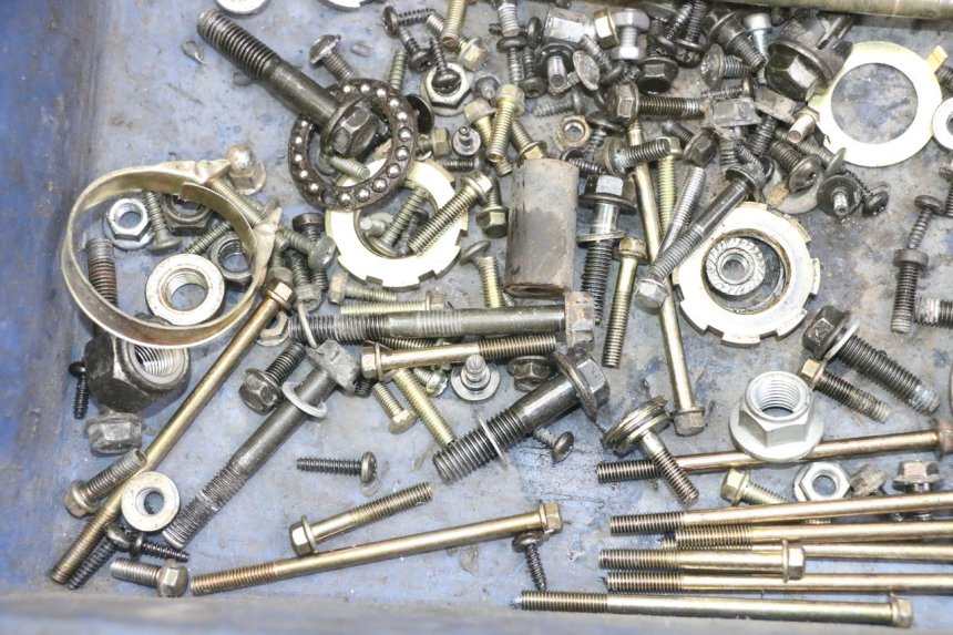 photo de SAC VISSERIE VIS PEUGEOT VIVACITY 125 (2010 - 2017) - Autre angle de vue