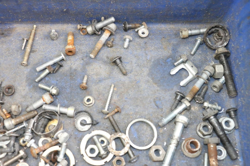 photo de SAC VISSERIE VIS PIAGGIO BEVERLY 125 (1998 - 2005) - Autre angle de vue