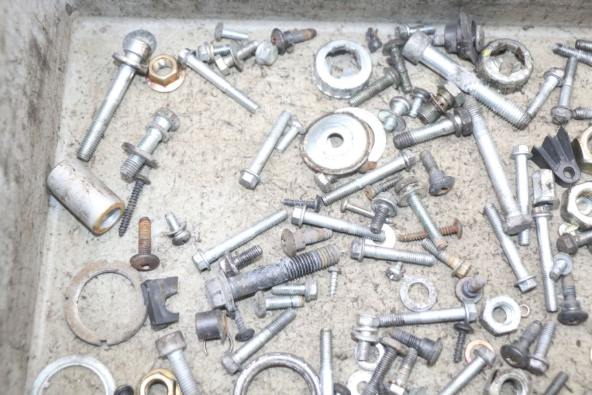 photo de SAC VISSERIE VIS PIAGGIO VESPA LX 2T 50 (2005 - 2013) - Détail de la pièce