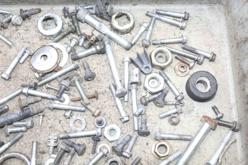 photo de SAC VISSERIE VIS PIAGGIO VESPA LX 2T 50 (2005 - 2013) - Zoom état d’usage