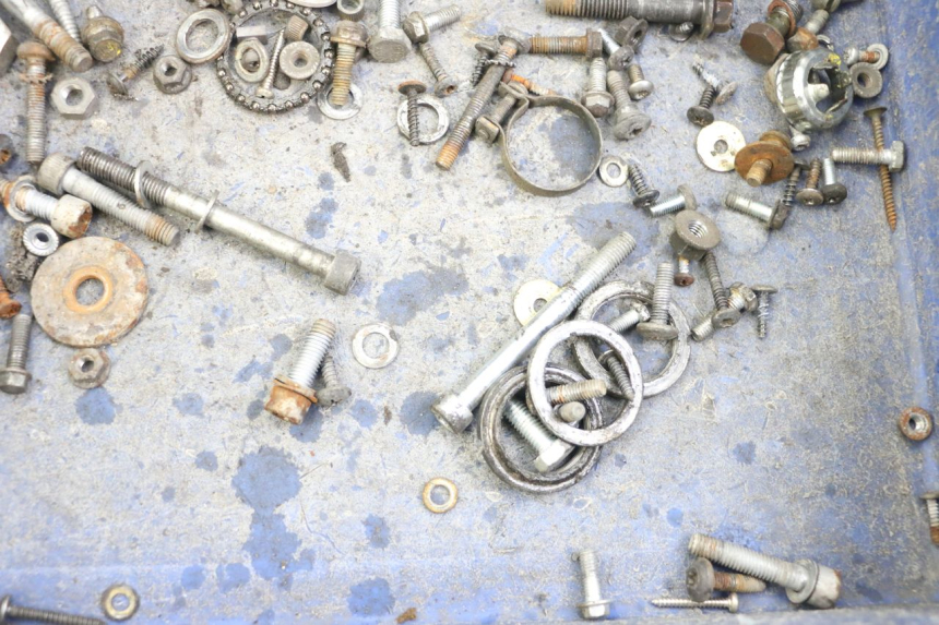 photo de SAC VISSERIE VIS PIAGGIO VESPA LX 2T 50 (2005 - 2013) - Détail de la pièce