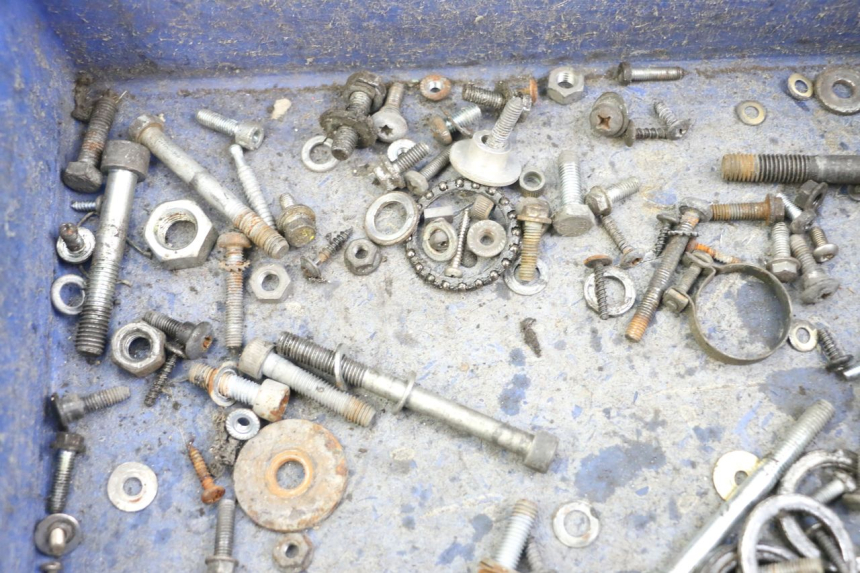 photo de SAC VISSERIE VIS PIAGGIO VESPA LX 2T 50 (2005 - 2013) - Zoom état d’usage