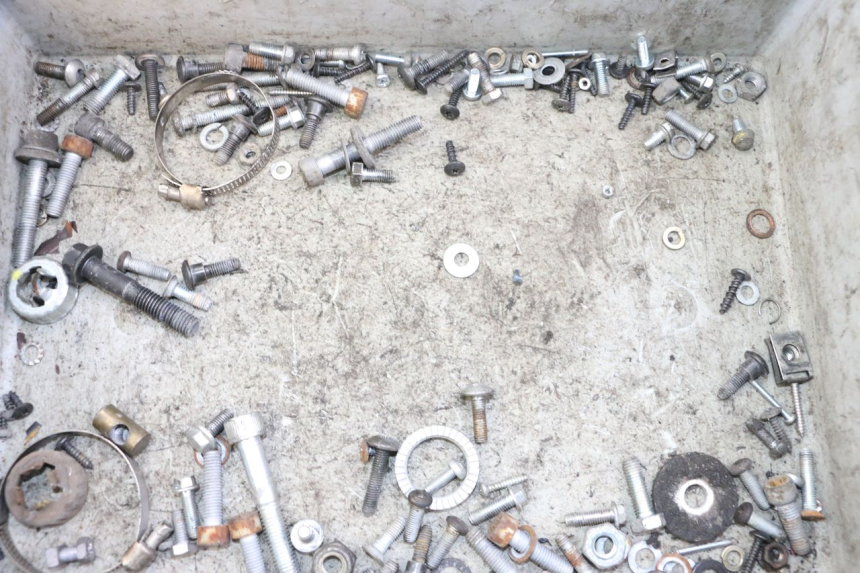 photo de SAC VISSERIE VIS PIAGGIO VESPA LX IE 125 (2010 - 2012) - Détail de la pièce