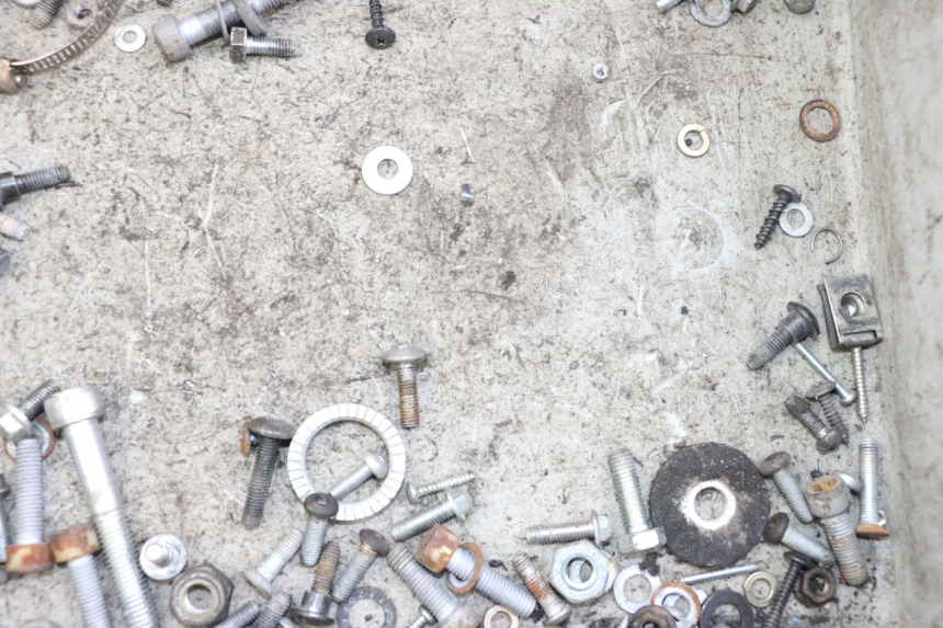 photo de SAC VISSERIE VIS PIAGGIO VESPA LX IE 125 (2010 - 2012) - Zoom état d’usage