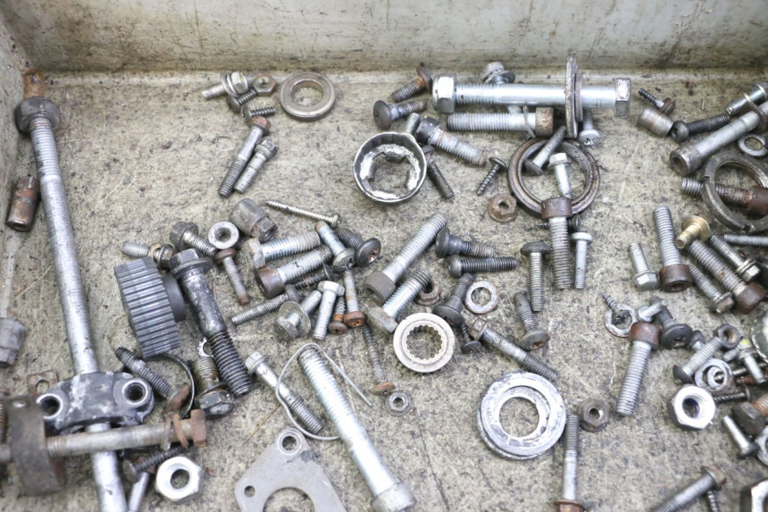 photo de SAC VISSERIE VIS PIAGGIO VESPA S 2T 50 (2007 - 2014) - Détail de la pièce