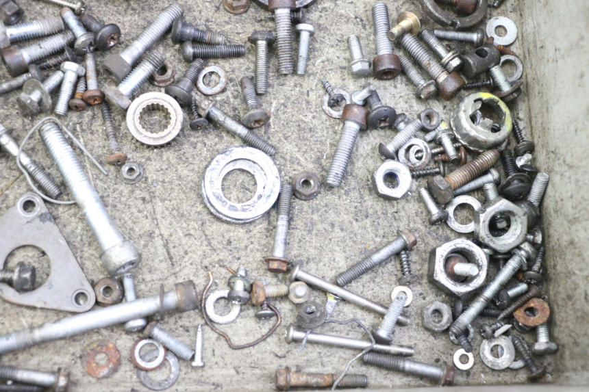 photo de SAC VISSERIE VIS PIAGGIO VESPA S 2T 50 (2007 - 2014) - Zoom état d’usage