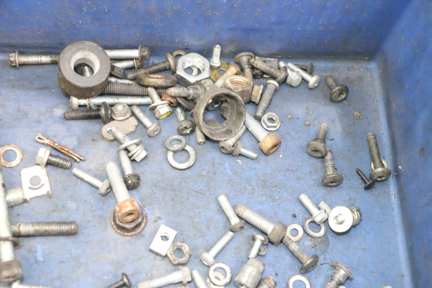 photo de SAC VISSERIE VIS PIAGGIO VESPA S 2T 50 (2007 - 2014) - Zoom état d’usage