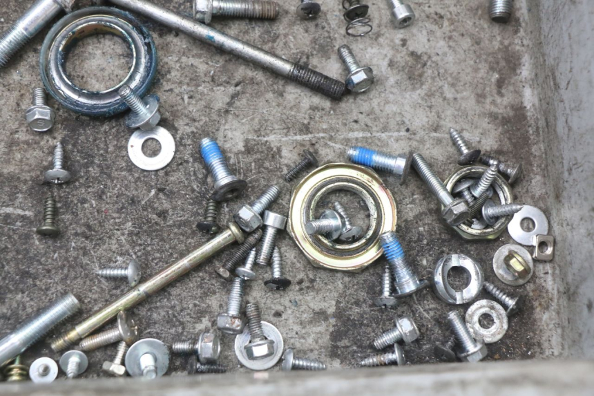 photo de SAC VISSERIE VIS JM MOTORS SANTANA 50 (2014 - 2023) - Gros plan technique