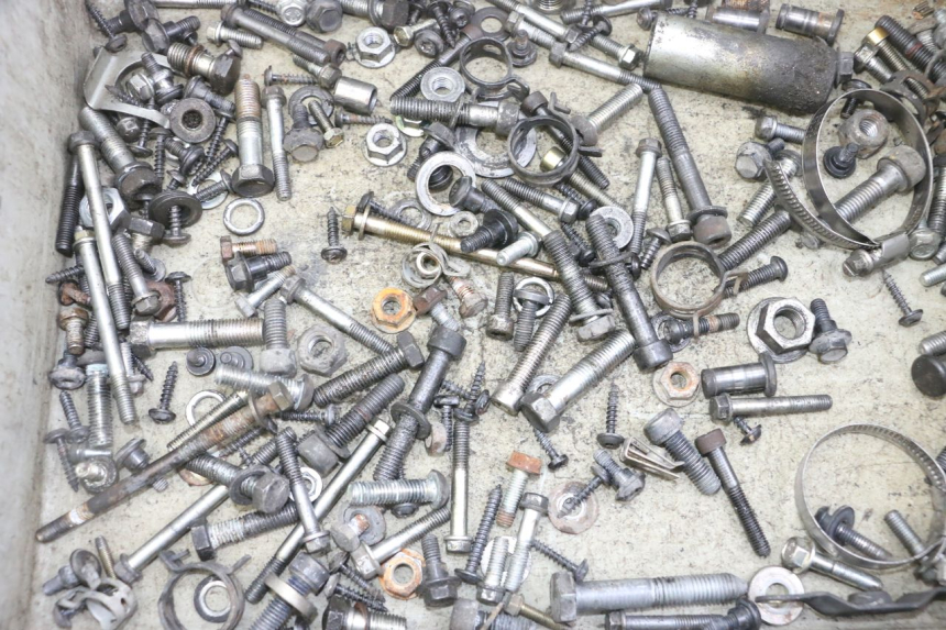 photo de SAC VISSERIE VIS PEUGEOT SATELIS 125 (2013 - 2018) - Détail de la pièce